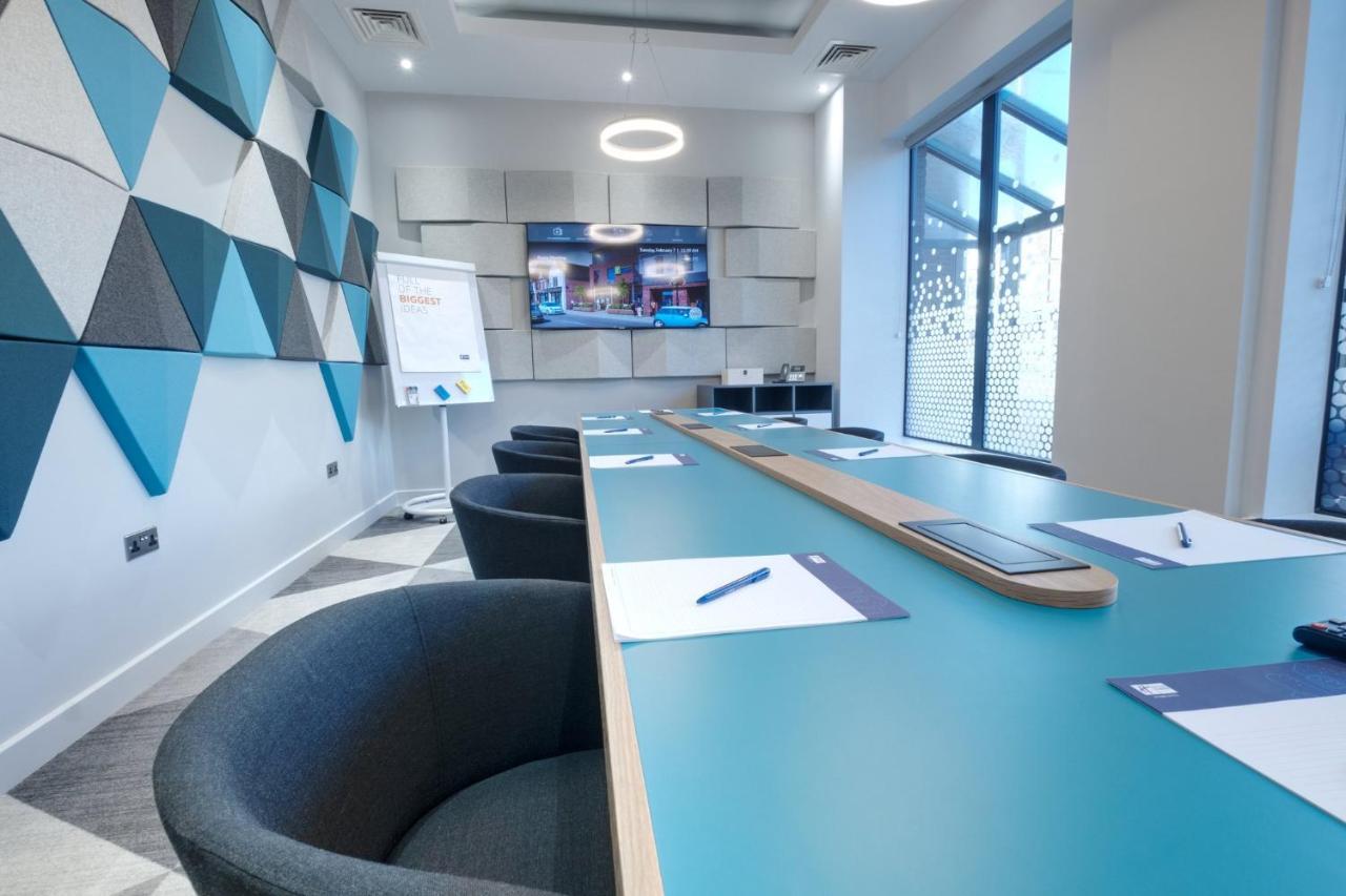 Holiday Inn Express - Fleet By Ihg Экстерьер фото
