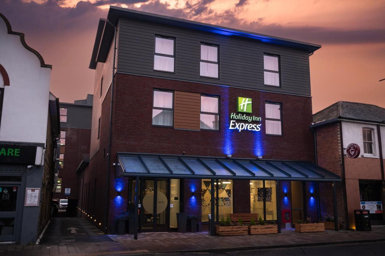 Holiday Inn Express - Fleet By Ihg Экстерьер фото